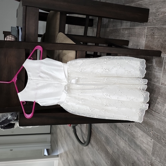 Dress - Picture 6 of 10